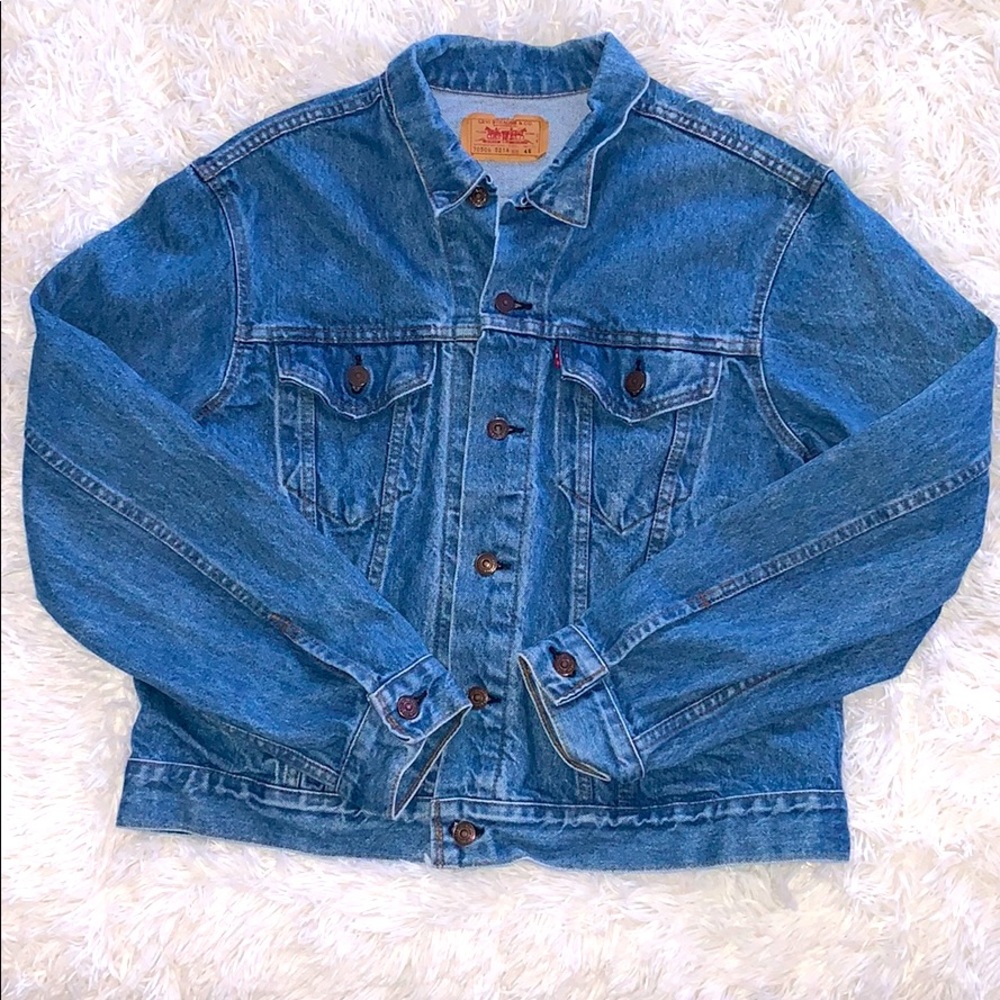 SOLD Levi Medium Wash Denim Jacket Size 46 (M-L)